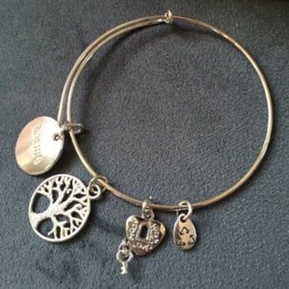 NEW!! Adjustable Charm Bracelet "Karma" - Picture 3 of 3